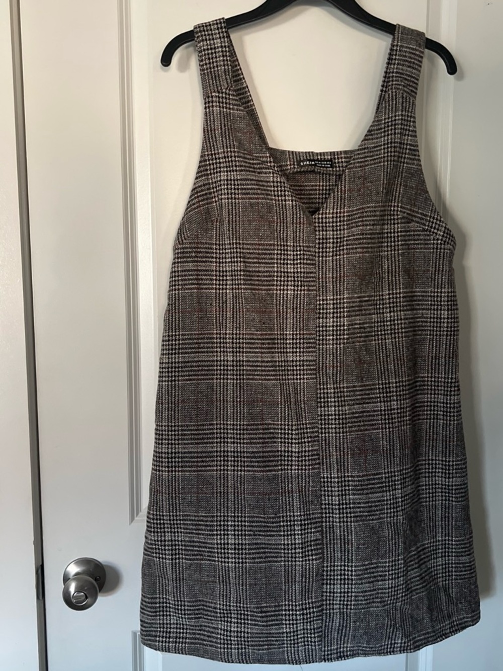 Plaid Sleeveless Shift Dress in Black and Cream